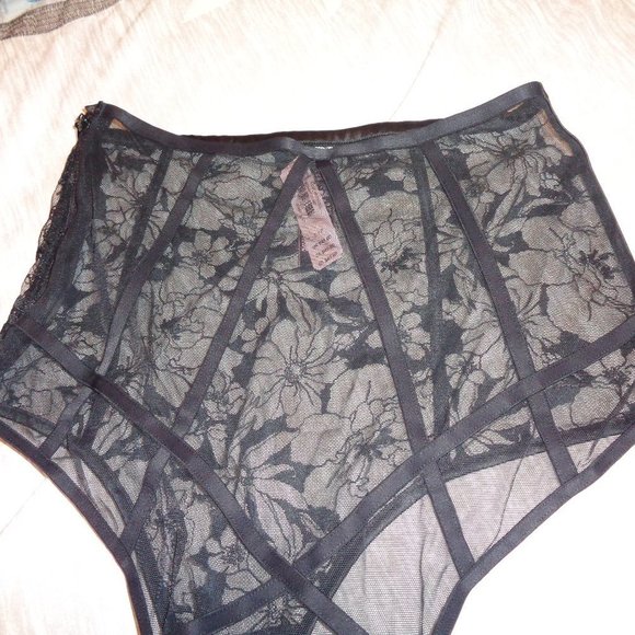 Victoria's Secret Embroidered High Waist Cheeky Black Lace Panty Size Small NWT - Picture 7 of 9